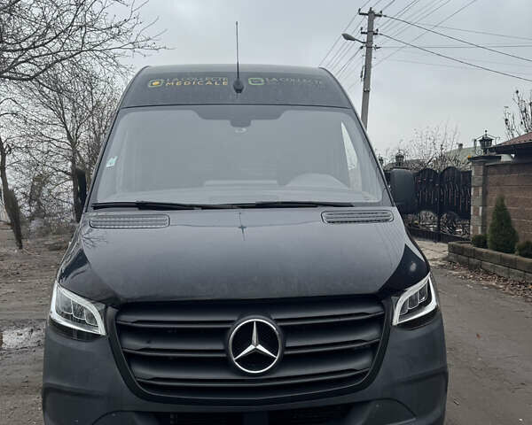 Черный Мерседес Sprinter, объемом двигателя 0 л и пробегом 230 тыс. км за 33500 $, фото 2 на Automoto.ua