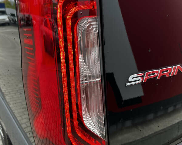 Черный Мерседес Sprinter, объемом двигателя 2 л и пробегом 268 тыс. км за 33800 $, фото 12 на Automoto.ua