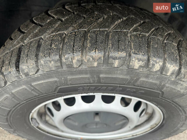 Черный Мерседес Sprinter, объемом двигателя 0 л и пробегом 230 тыс. км за 33500 $, фото 9 на Automoto.ua