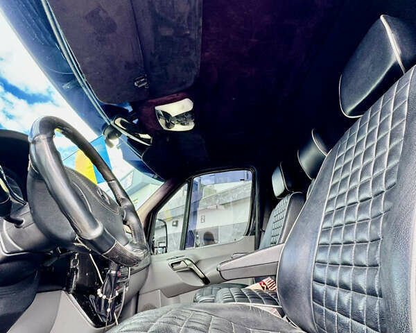 Черный Мерседес Sprinter, объемом двигателя 2.15 л и пробегом 484 тыс. км за 24700 $, фото 14 на Automoto.ua