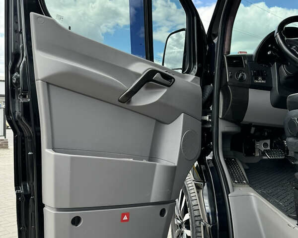 Черный Мерседес Sprinter, объемом двигателя 2.15 л и пробегом 484 тыс. км за 24700 $, фото 11 на Automoto.ua