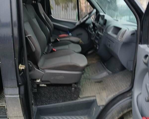 Черный Мерседес Sprinter, объемом двигателя 2.15 л и пробегом 750 тыс. км за 9300 $, фото 5 на Automoto.ua