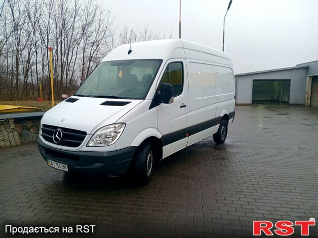 Черный Мерседес Sprinter, объемом двигателя 2.5 л и пробегом 276 тыс. км за 8000 $, фото 1 на Automoto.ua