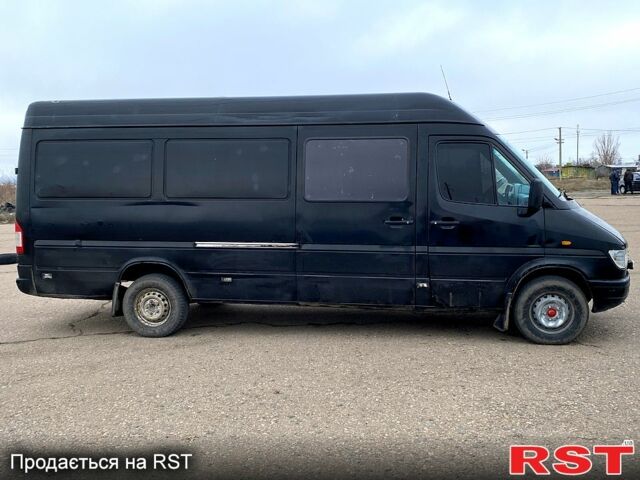 Черный Мерседес Sprinter, объемом двигателя 2.9 л и пробегом 647 тыс. км за 5000 $, фото 3 на Automoto.ua