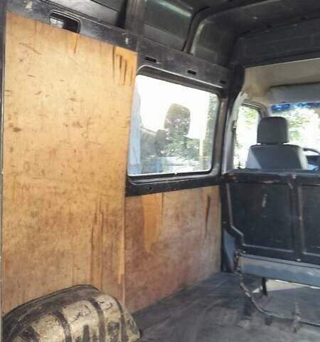 Черный Мерседес Sprinter, объемом двигателя 2.3 л и пробегом 400 тыс. км за 3500 $, фото 12 на Automoto.ua
