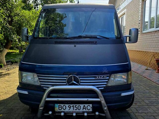 Черный Мерседес Sprinter, объемом двигателя 2.9 л и пробегом 873 тыс. км за 3500 $, фото 4 на Automoto.ua