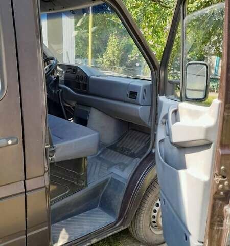 Черный Мерседес Sprinter, объемом двигателя 2.3 л и пробегом 400 тыс. км за 3500 $, фото 15 на Automoto.ua