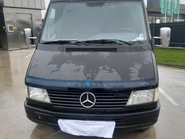 Черный Мерседес Sprinter, объемом двигателя 2.9 л и пробегом 550 тыс. км за 1891 $, фото 9 на Automoto.ua