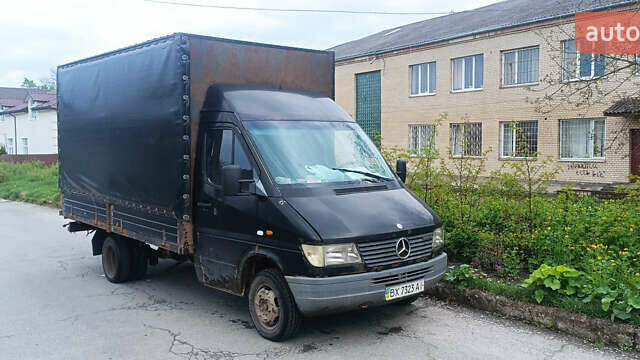 Черный Мерседес Sprinter, объемом двигателя 2.3 л и пробегом 700 тыс. км за 3700 $, фото 2 на Automoto.ua