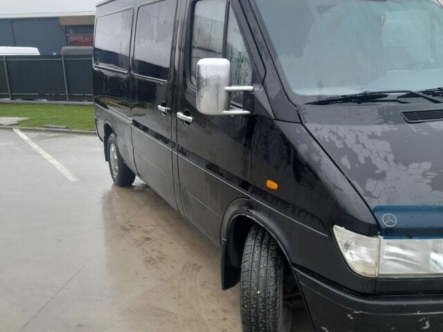 Черный Мерседес Sprinter, объемом двигателя 2.9 л и пробегом 550 тыс. км за 1891 $, фото 2 на Automoto.ua