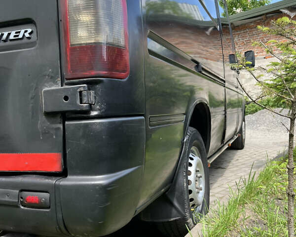 Черный Мерседес Sprinter, объемом двигателя 2.15 л и пробегом 780 тыс. км за 4350 $, фото 34 на Automoto.ua
