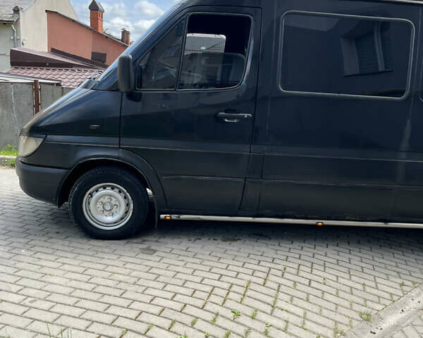 Черный Мерседес Sprinter, объемом двигателя 2.15 л и пробегом 780 тыс. км за 4350 $, фото 37 на Automoto.ua