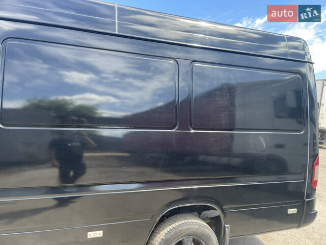 Черный Мерседес Sprinter, объемом двигателя 2.7 л и пробегом 938 тыс. км за 8500 $, фото 7 на Automoto.ua
