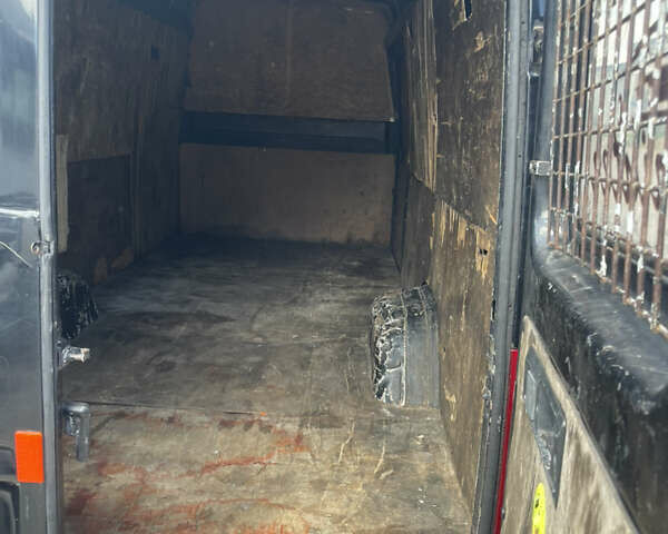 Черный Мерседес Sprinter, объемом двигателя 2.7 л и пробегом 938 тыс. км за 8500 $, фото 13 на Automoto.ua