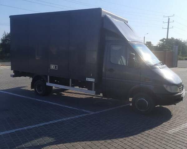 Черный Мерседес Sprinter, объемом двигателя 2.2 л и пробегом 514 тыс. км за 12500 $, фото 1 на Automoto.ua