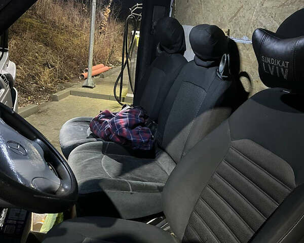 Чорний Мерседес Sprinter, об'ємом двигуна 0 л та пробігом 780 тис. км за 6250 $, фото 6 на Automoto.ua
