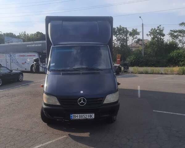 Черный Мерседес Sprinter, объемом двигателя 2.2 л и пробегом 514 тыс. км за 12500 $, фото 8 на Automoto.ua