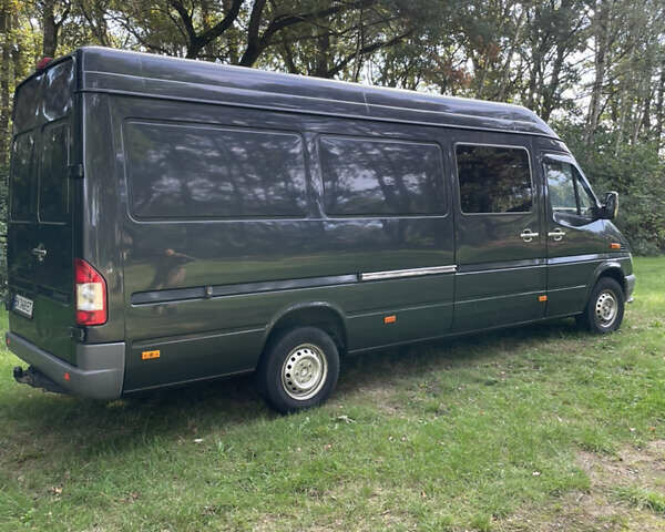 Черный Мерседес Sprinter, объемом двигателя 2.15 л и пробегом 450 тыс. км за 15300 $, фото 8 на Automoto.ua
