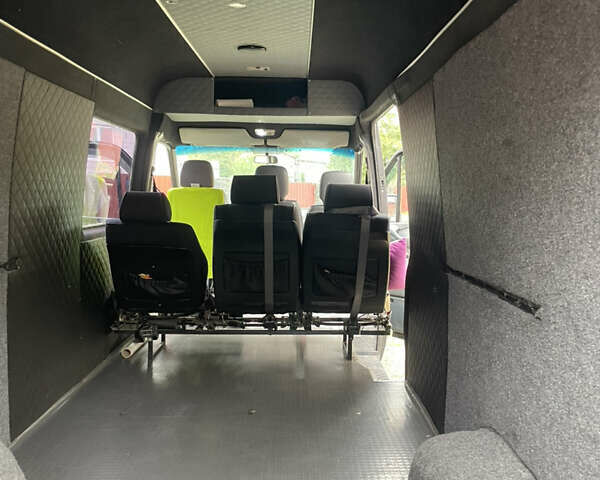 Черный Мерседес Sprinter, объемом двигателя 2.15 л и пробегом 450 тыс. км за 15300 $, фото 19 на Automoto.ua