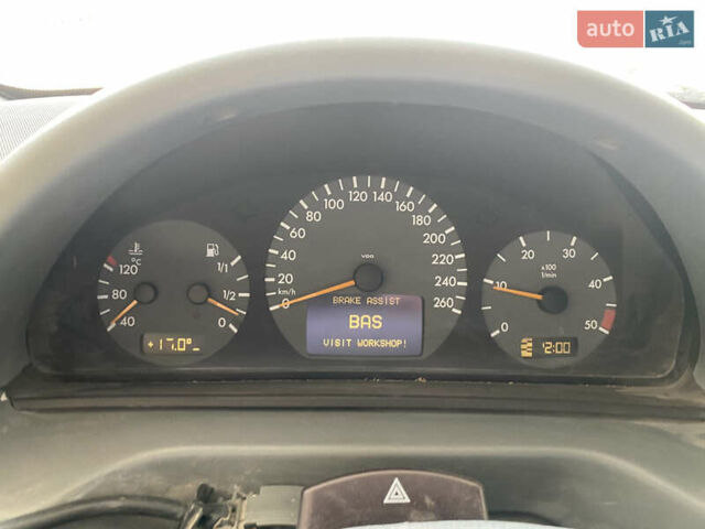 Черный Мерседес Sprinter, объемом двигателя 2.15 л и пробегом 570 тыс. км за 4050 $, фото 2 на Automoto.ua