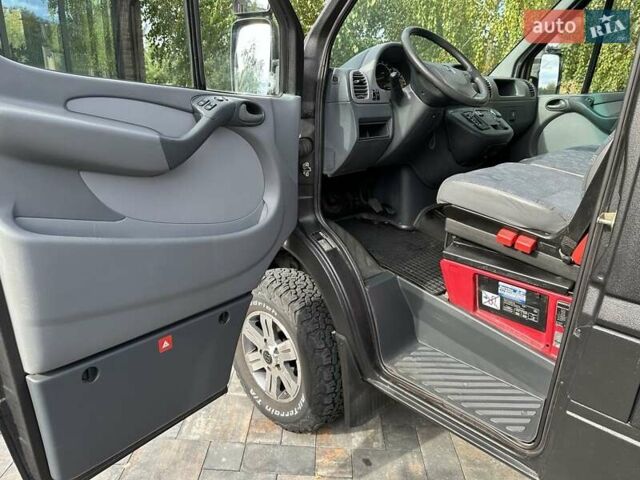 Черный Мерседес Sprinter, объемом двигателя 2.69 л и пробегом 225 тыс. км за 23000 $, фото 5 на Automoto.ua