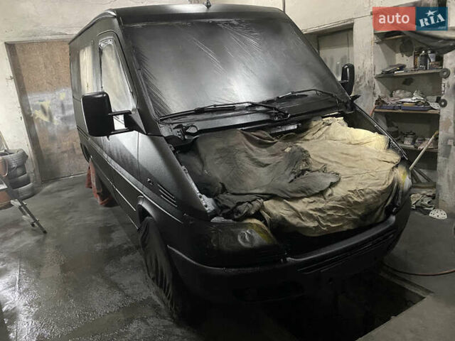 Черный Мерседес Sprinter, объемом двигателя 2.15 л и пробегом 570 тыс. км за 4050 $, фото 4 на Automoto.ua