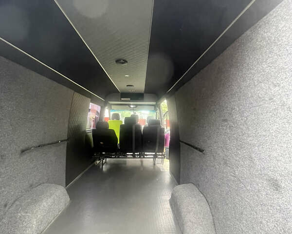 Черный Мерседес Sprinter, объемом двигателя 2.15 л и пробегом 450 тыс. км за 15300 $, фото 18 на Automoto.ua