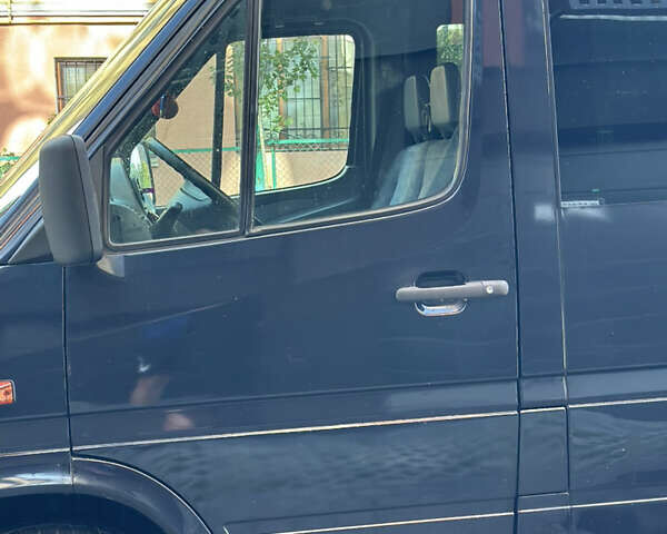 Чорний Мерседес Sprinter, об'ємом двигуна 2.69 л та пробігом 296 тис. км за 12950 $, фото 16 на Automoto.ua