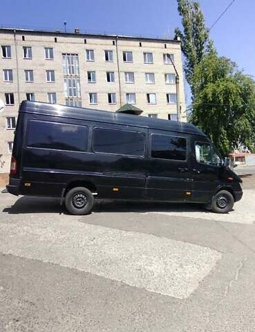 Черный Мерседес Sprinter, объемом двигателя 2.7 л и пробегом 400 тыс. км за 4000 $, фото 1 на Automoto.ua