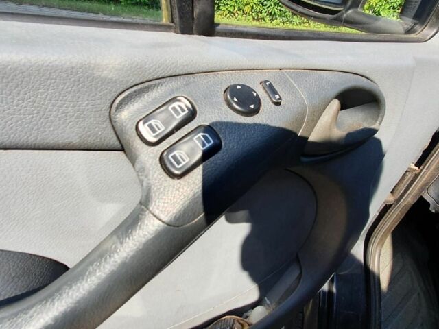 Черный Мерседес Sprinter, объемом двигателя 2.7 л и пробегом 360 тыс. км за 4546 $, фото 6 на Automoto.ua