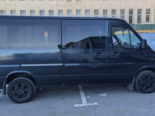 Черный Мерседес Sprinter, объемом двигателя 2.1 л и пробегом 700 тыс. км за 8500 $, фото 5 на Automoto.ua