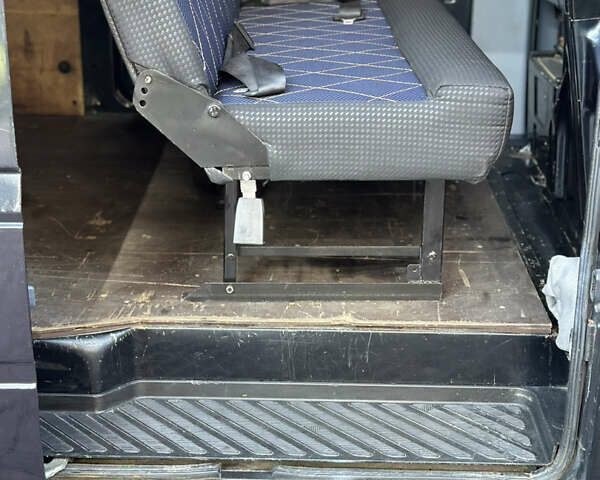 Чорний Мерседес Sprinter, об'ємом двигуна 2.69 л та пробігом 296 тис. км за 12950 $, фото 29 на Automoto.ua