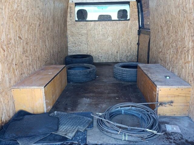 Черный Мерседес Sprinter, объемом двигателя 2.2 л и пробегом 280 тыс. км за 6000 $, фото 12 на Automoto.ua