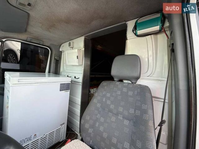 Черный Мерседес Sprinter, объемом двигателя 2.15 л и пробегом 320 тыс. км за 23000 $, фото 23 на Automoto.ua