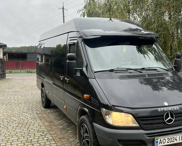 Черный Мерседес Sprinter, объемом двигателя 2.2 л и пробегом 15 тыс. км за 11800 $, фото 1 на Automoto.ua