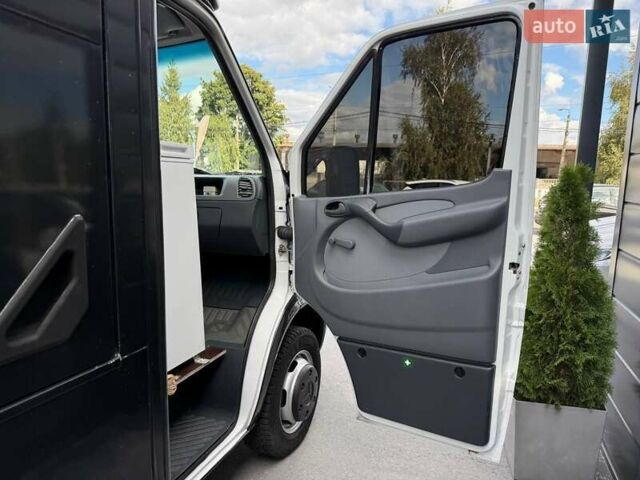 Черный Мерседес Sprinter, объемом двигателя 2.15 л и пробегом 320 тыс. км за 23000 $, фото 25 на Automoto.ua