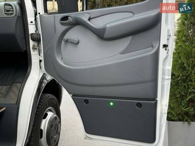 Черный Мерседес Sprinter, объемом двигателя 2.15 л и пробегом 320 тыс. км за 23000 $, фото 26 на Automoto.ua