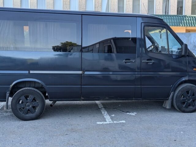 Черный Мерседес Sprinter, объемом двигателя 2.1 л и пробегом 700 тыс. км за 8500 $, фото 4 на Automoto.ua