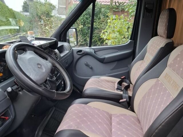 Черный Мерседес Sprinter, объемом двигателя 2.2 л и пробегом 770 тыс. км за 8000 $, фото 9 на Automoto.ua