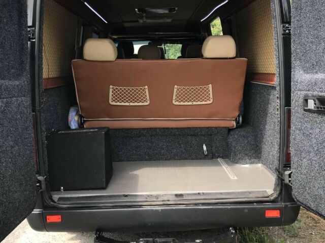 Чорний Мерседес Sprinter, об'ємом двигуна 2 л та пробігом 387 тис. км за 13350 $, фото 4 на Automoto.ua