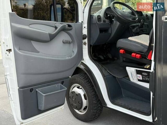 Черный Мерседес Sprinter, объемом двигателя 2.15 л и пробегом 320 тыс. км за 23000 $, фото 12 на Automoto.ua