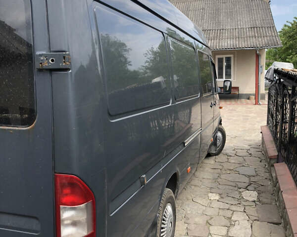 Черный Мерседес Sprinter, объемом двигателя 0 л и пробегом 650 тыс. км за 8300 $, фото 4 на Automoto.ua