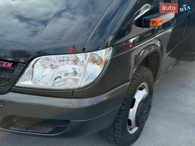 Черный Мерседес Sprinter, объемом двигателя 2.15 л и пробегом 320 тыс. км за 23000 $, фото 10 на Automoto.ua