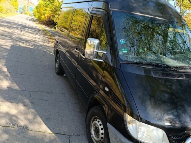 Черный Мерседес Sprinter, объемом двигателя 2.2 л и пробегом 280 тыс. км за 6000 $, фото 5 на Automoto.ua