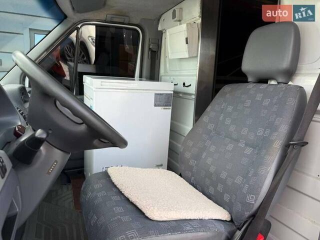 Черный Мерседес Sprinter, объемом двигателя 2.15 л и пробегом 320 тыс. км за 23000 $, фото 15 на Automoto.ua