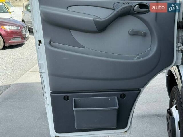 Черный Мерседес Sprinter, объемом двигателя 2.15 л и пробегом 320 тыс. км за 23000 $, фото 13 на Automoto.ua