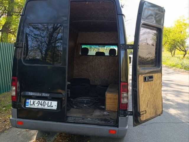 Черный Мерседес Sprinter, объемом двигателя 2.2 л и пробегом 280 тыс. км за 6000 $, фото 8 на Automoto.ua