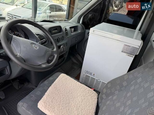 Черный Мерседес Sprinter, объемом двигателя 2.15 л и пробегом 320 тыс. км за 23000 $, фото 14 на Automoto.ua