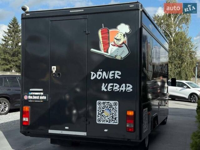 Черный Мерседес Sprinter, объемом двигателя 2.15 л и пробегом 320 тыс. км за 23000 $, фото 6 на Automoto.ua