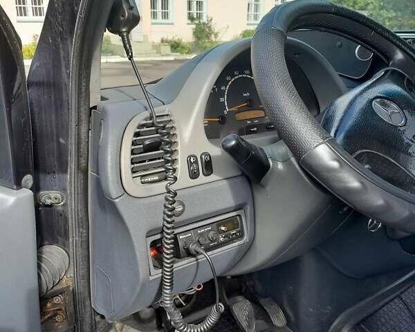 Черный Мерседес Sprinter, объемом двигателя 0 л и пробегом 946 тыс. км за 11700 $, фото 91 на Automoto.ua